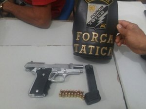 Cadeirante é preso com pistola e munições no Agreste