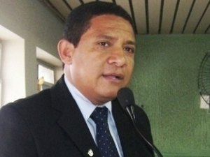 Júlio César vence com folga em Palmeira dos Índios