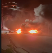 Protesto por falta de água interdita Avenida Governador Lamenha Filho no Feitosa