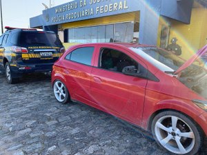 PRF prende homem por receptação e uso de documento falso na BR-101