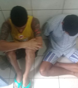 Dupla é presa com balança e drogas no bairro do Prado