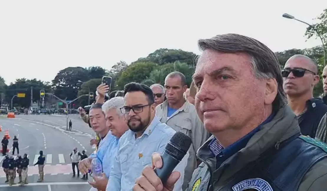 Bolsonaro volta a prometer isenção de pedágio para motociclistas após passeio