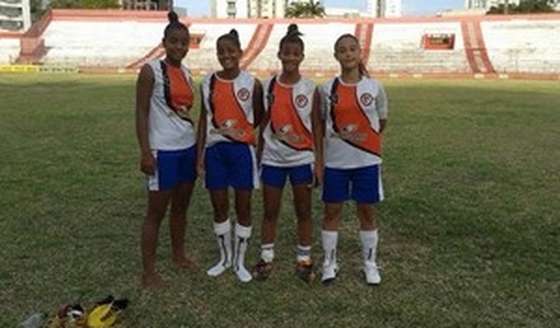 Meia-atacante Ingryd, do União Desportiva, é convocada para a Seleção