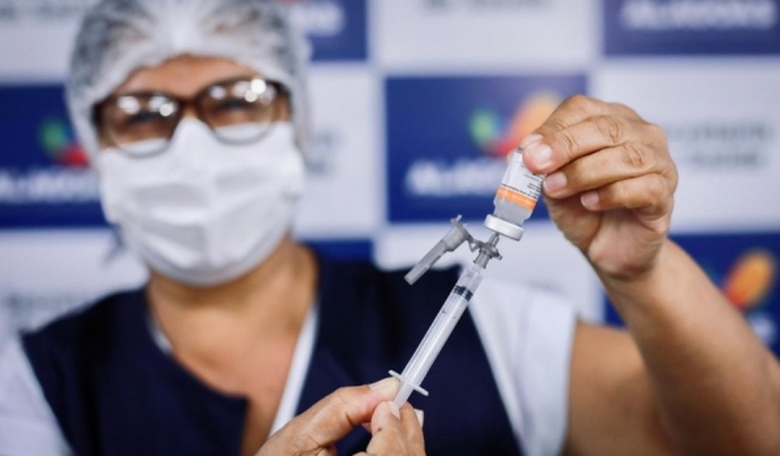 Covid-19: Alagoas é o 2º estado do país com maior percentual de idosos vacinados