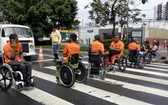 Cadeirantes bloquearam trecho da Avenida Fernandes Lima