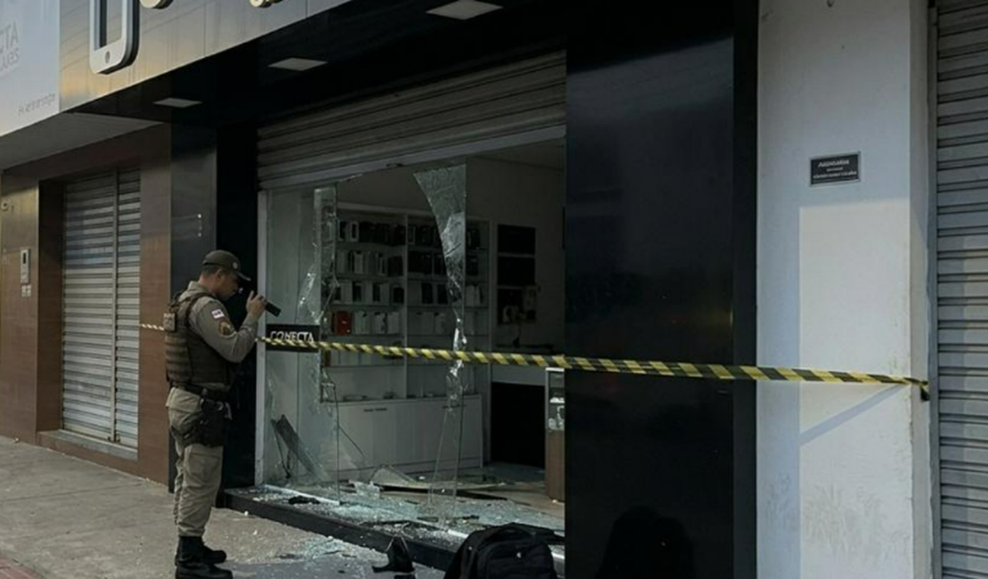 Loja de celulares é alvo de furto durante a madrugada em Arapiraca