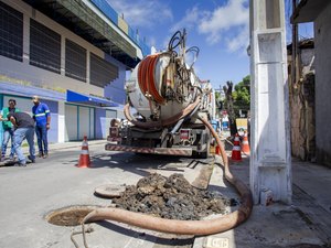 Operação Língua Suja flagra lançamento de esgoto da BRK no sistema de drenagem