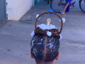Mãe transforma mochila da filha em homenagem a Nossa Senhora