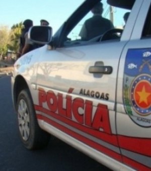 Jovem é presa por furtar 17 sandálias no centro de Maceió