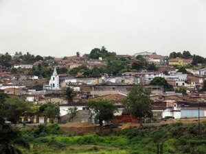 Idoso de 60 anos sofre mal súbito ao volante e invade casa em Boca da Mata