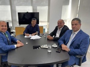 Prefeito anuncia recursos para construção de duas pontes em São Miguel dos Milagres