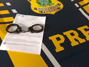 PRF prende homem por crimes de roubo e associação criminosa em Maceió