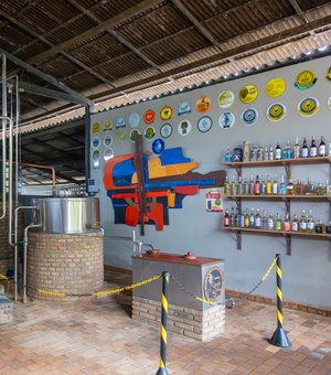 Cachaça: tradição brasileira que impulsiona turismo e empreendedorismo no Agreste