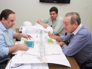 Secretário de Educação e deputado Ronaldo Lessa vistoriam obras no Cepa