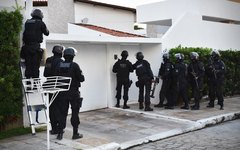 Polícias cumprem mandados de prisão em Alagoas