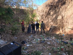 Corpo é encontrado com pés e mãos amarrados em Mangabeiras 