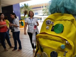 Peso da mochila não deve ultrapassar 10% do peso das crianças e adolescentes