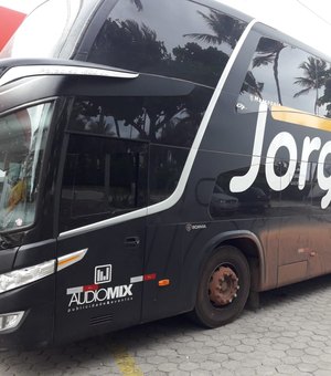 Ônibus da dupla Jorge e Mateus se envolve em acidente em Maceió