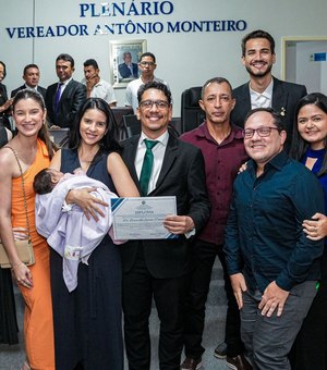 Juiz Bruce Lee recebe título de cidadão honorário de Piranhas