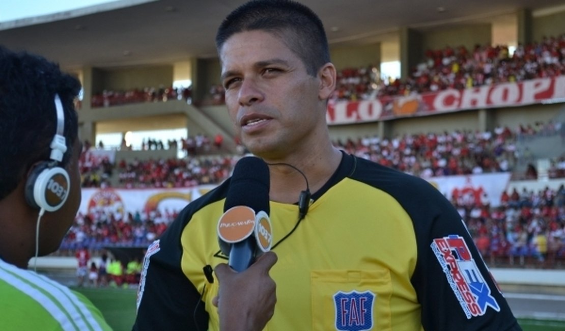 Foto antiga de Chicão com camisa do CSA repercute nas redes sociais