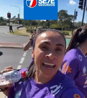 Marta posta vídeo descontraído durante preparação para a Copa do Mundo