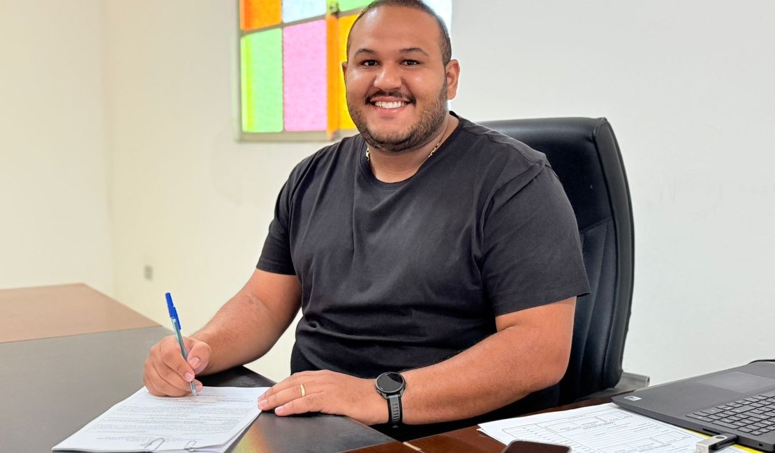 Prefeito assina ordem de serviço para construir nova escola em Matriz de Camaragibe