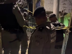Homem é perseguido e brutalmente assassinado a tiros e pauladas no Jacintinho