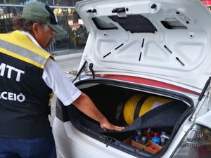 Fiscalização da SMTT autua táxis por uso irregular do GNV