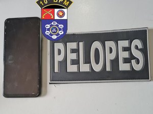 Adolescente é detido pela polícia após ser flagrado com celular com queixa de roubo