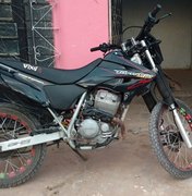 PM localiza desmanche de veículos e recupera motocicleta roubada em Maceió