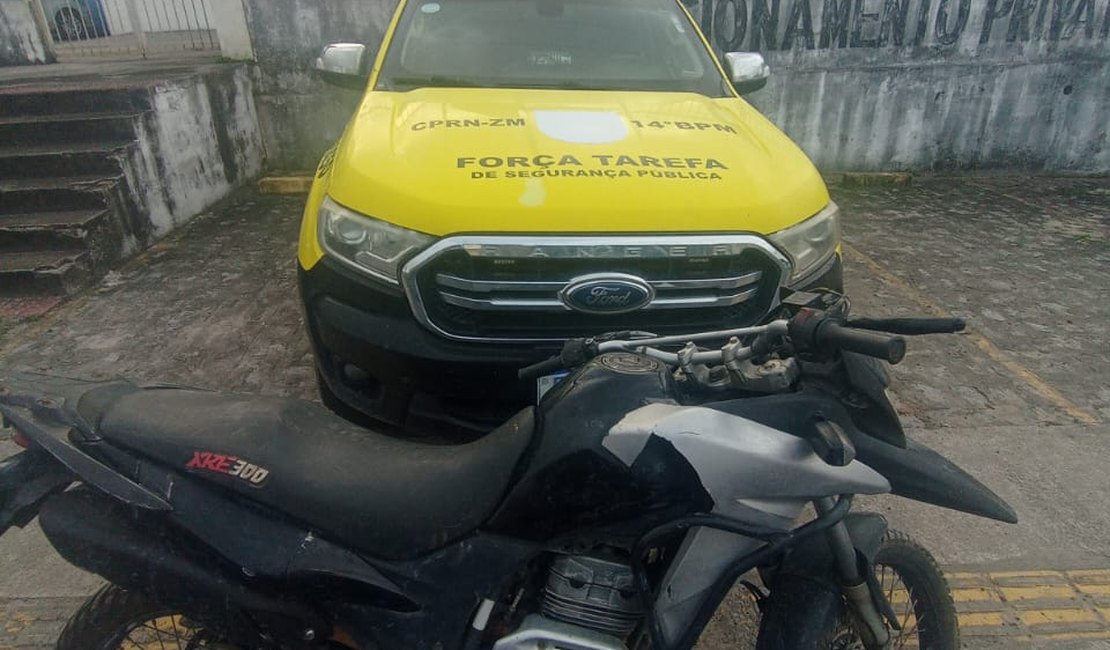 Polícia Militar recupera motocicleta roubada em canavial de Messias