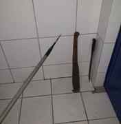 Cliente tenta matar mãe e filho com uma lança em Marechal Deodoro