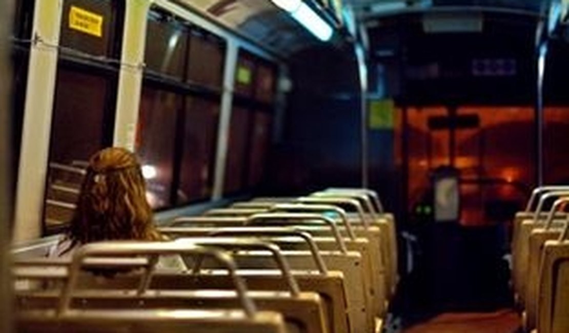 Mulheres querem lei para descerem do ônibus fora do ponto depois das 22h