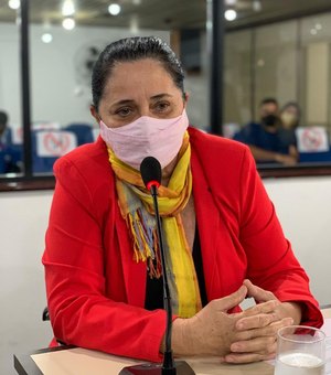 Vereadora de Palmeira propõe punição para quem tentar escolher vacina contra Covid-19
