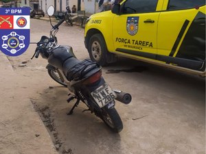 Força Tarefa encontra moto furtada em frente à loja no Centro de Arapiraca