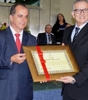 Desembargador Paulo Cordeiro recebe título de Cidadão Honorário de Alagoas