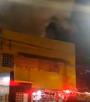 [Vídeo] Hotel Casarão pega fogo em Palmeira dos Índios