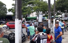 Capotamento de veículos deixa trânsito congestionado em Maceió