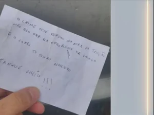 Ladrão rouba carro, mas se arrepende e devolve com tanque cheio e pedido de desculpas