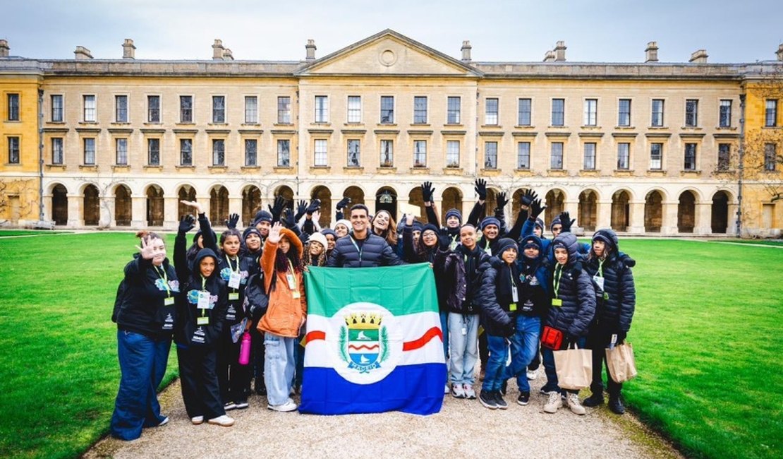 JHC e Marina Candia acompanham alunos em intercâmbio histórico na Inglaterra