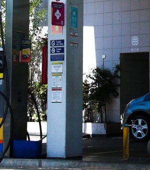 Gasolina comum tem aumento de 3% no valor máximo em Maceió