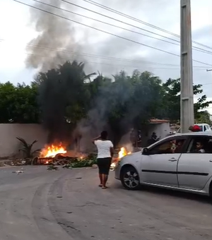 Moradores de Riacho Doce protestam por falta d'água na região
