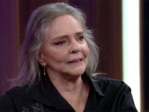 Angela Ro Ro volta a pedir ajuda financeira na web: “Passando dificuldade”