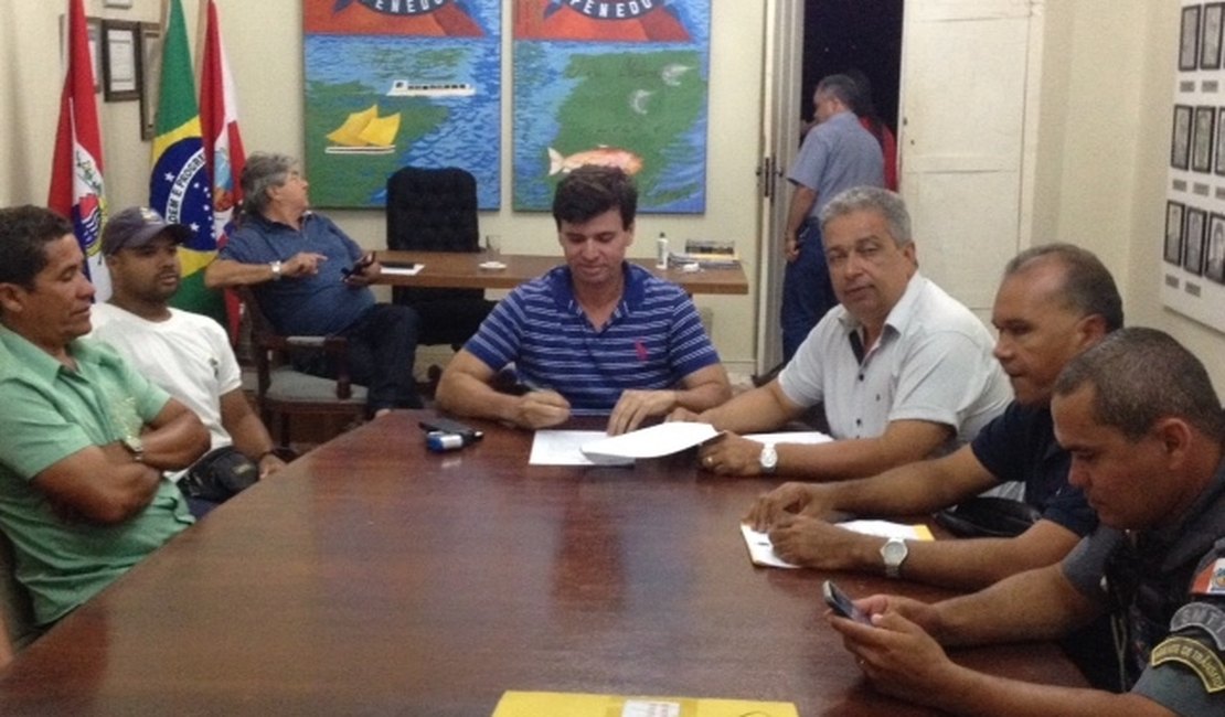 Prefeito sansiona lei que cria SMTT em Penedo