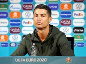 Cristiano Ronaldo diz que dedicação a Portugal não mudou, mas vai 'esperar que o tempo seja bom conselheiro'