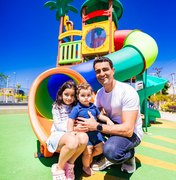 JHC visita Renasce Salgadinho com os filhos e destaca transformação ambiental