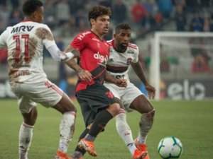 Com três gols anulados, Athletico e Flamengo empatam