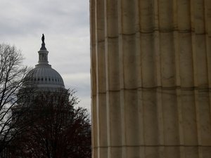 Após invasão, Congresso dos EUA certifica vitória de Joe Biden