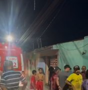 Idoso provoca incêndio dentro de casa e é salvo por vizinhos no bairro Eldorado, em Arapiraca