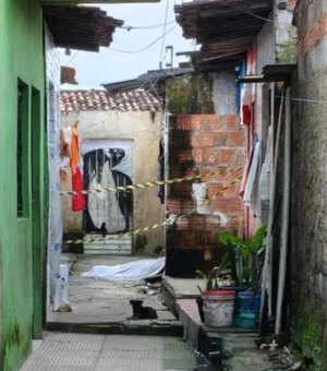 Polícia investiga assassinato de jovem morta ao visitar namorado; suspeitos fugiram após o crime